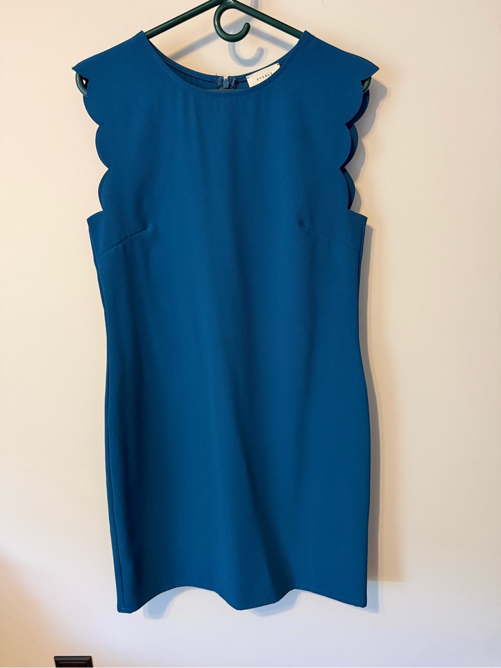 Everly Scalloped Sheath Dress in Teal